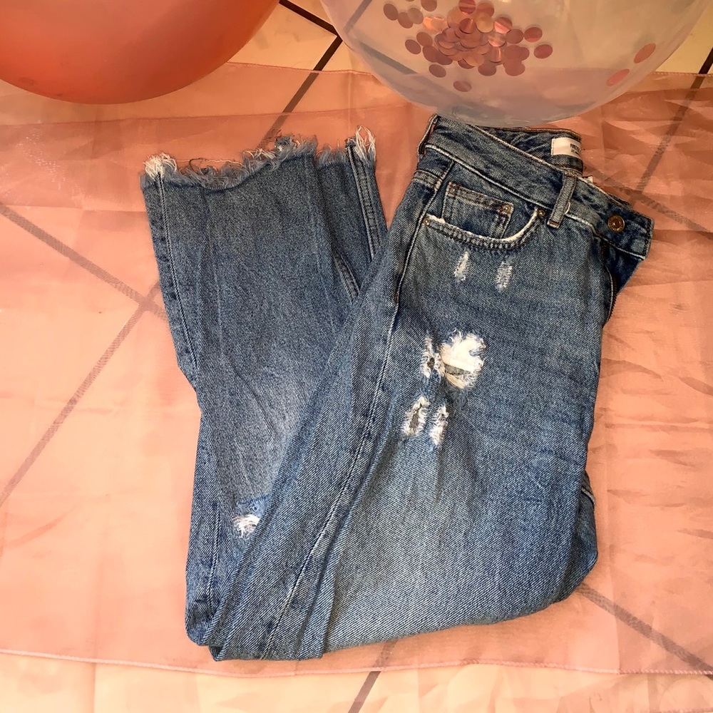 Distressed Boyfriend Jeans.